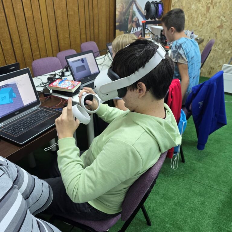 STEM Avantura: Istraživanje virtualnog svijeta i 3D modeliranja