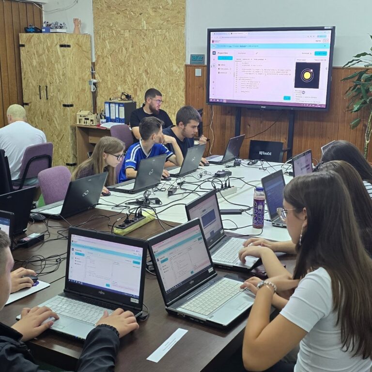 Mladi programeri u akciji: CoderDojo edukacija u punom jeku!